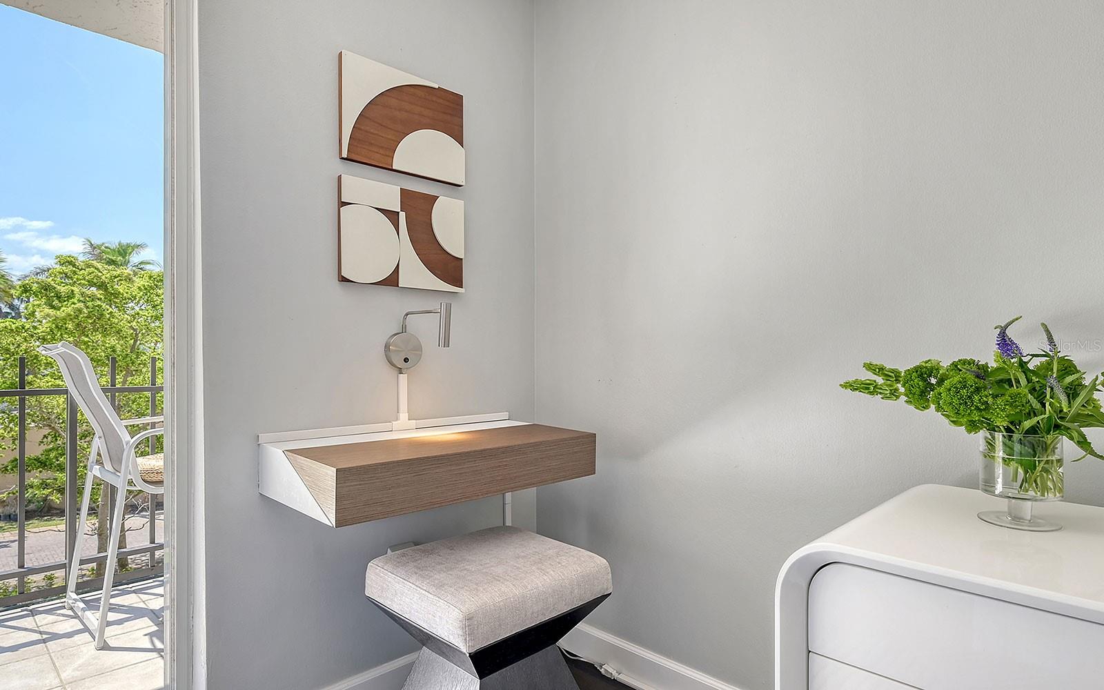 LIDO BEACH CLUB - Residential