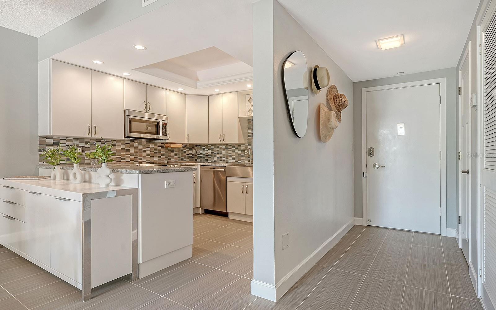 LIDO BEACH CLUB - Residential