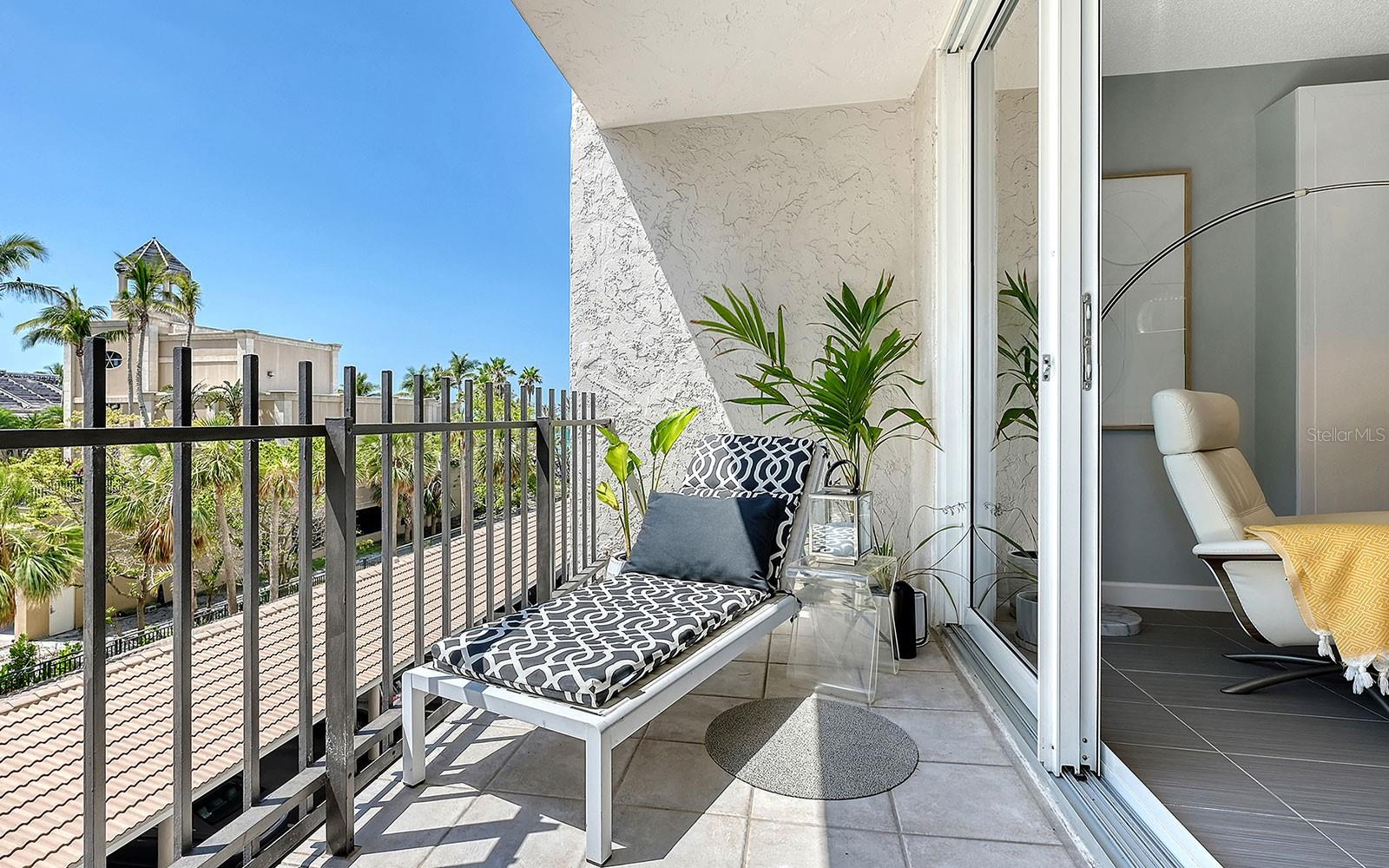 LIDO BEACH CLUB - Residential