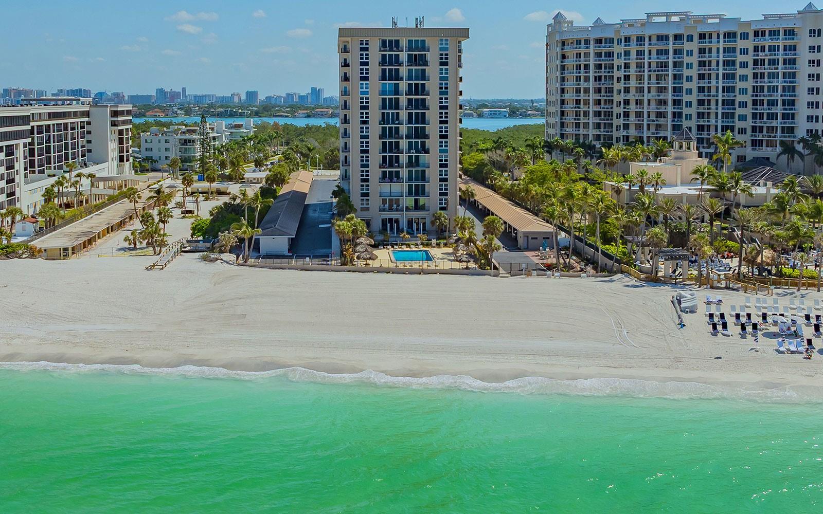 LIDO BEACH CLUB - Residential