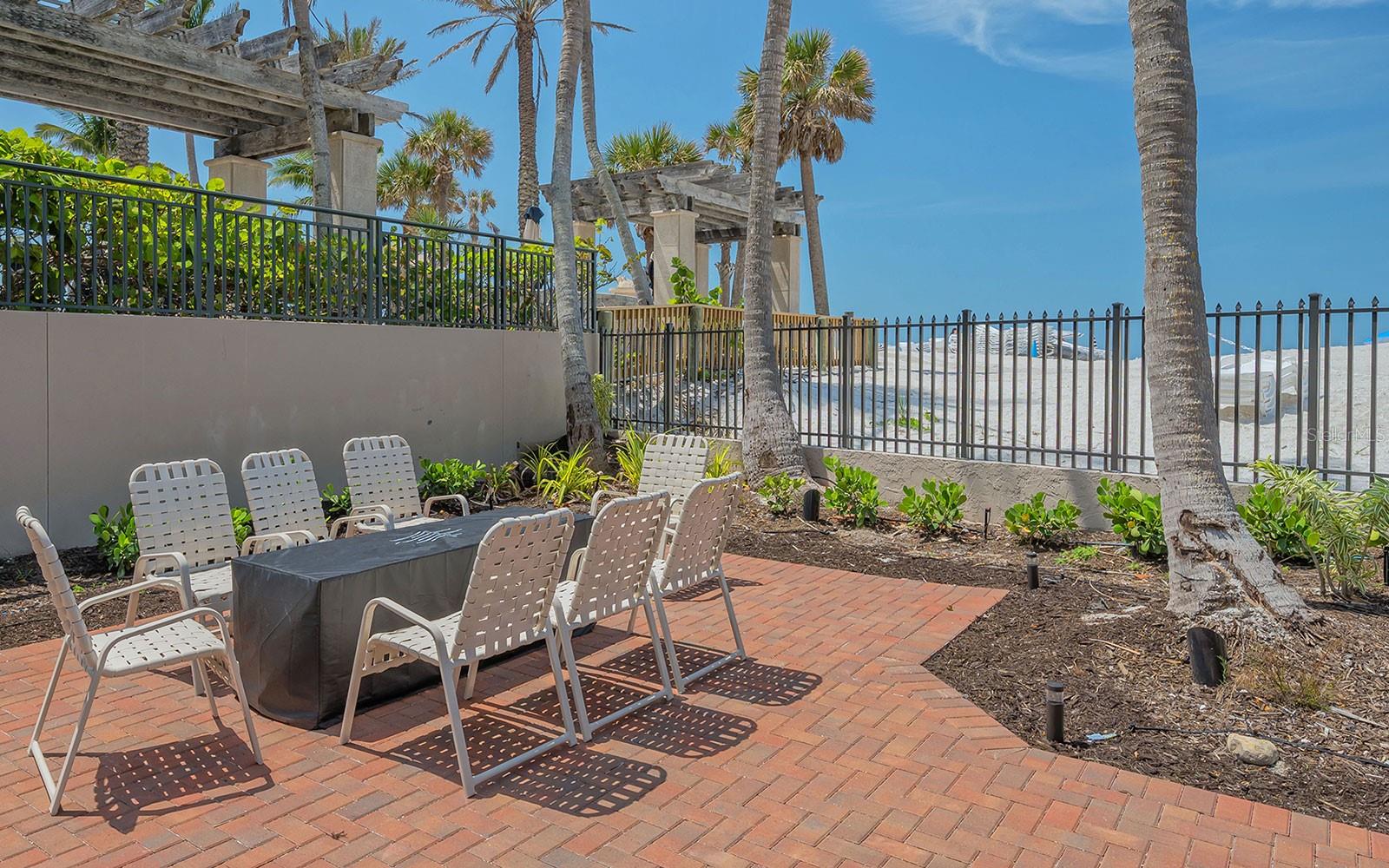 LIDO BEACH CLUB - Residential