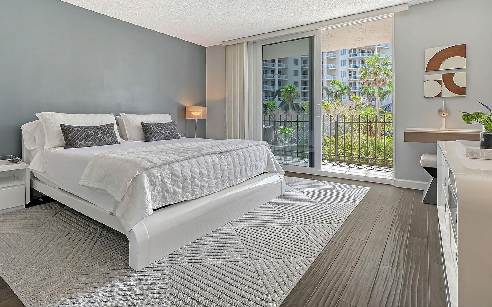 LIDO BEACH CLUB - Residential