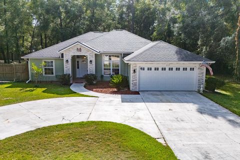 Photo of 317 SW Caboose Drive, Fort White, FL 32038 (MLS # GC533775)