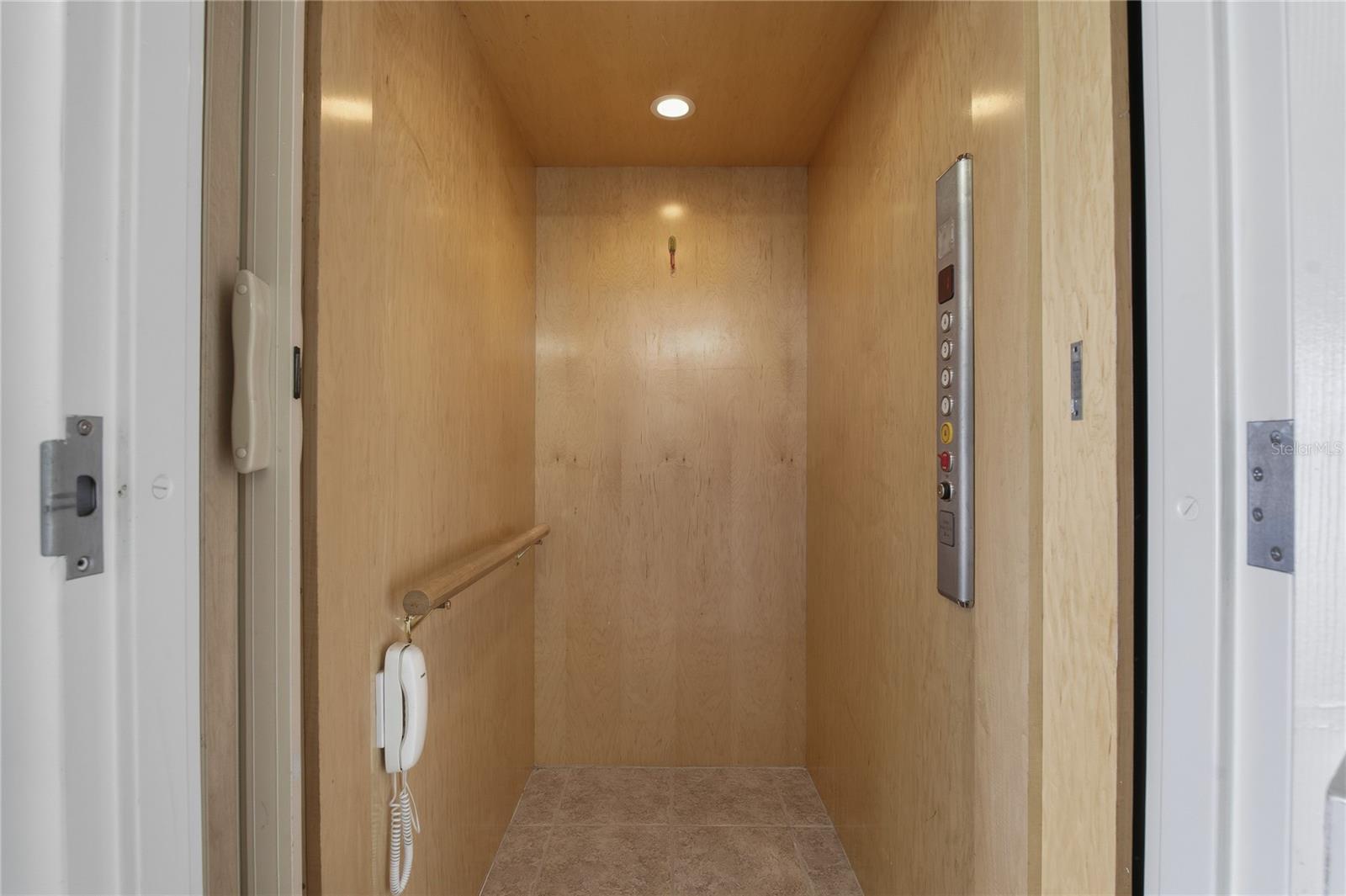 ANCLOTE POINT TWNHMS - Residential