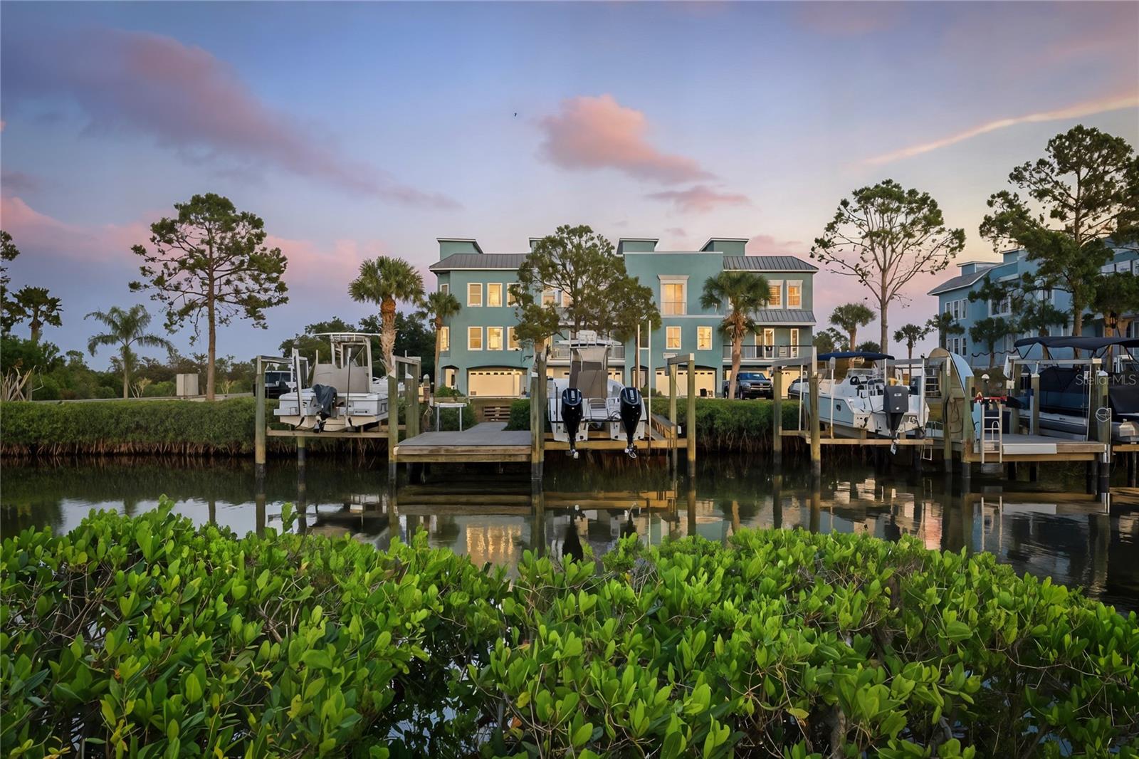 ANCLOTE POINT TWNHMS - Residential