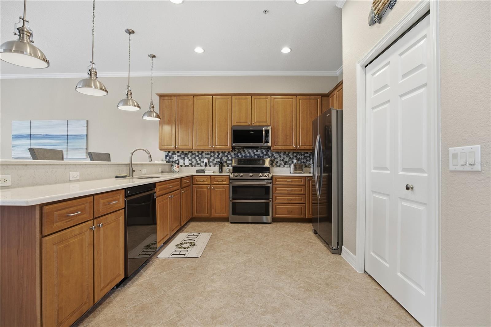 ANCLOTE POINT TWNHMS - Residential