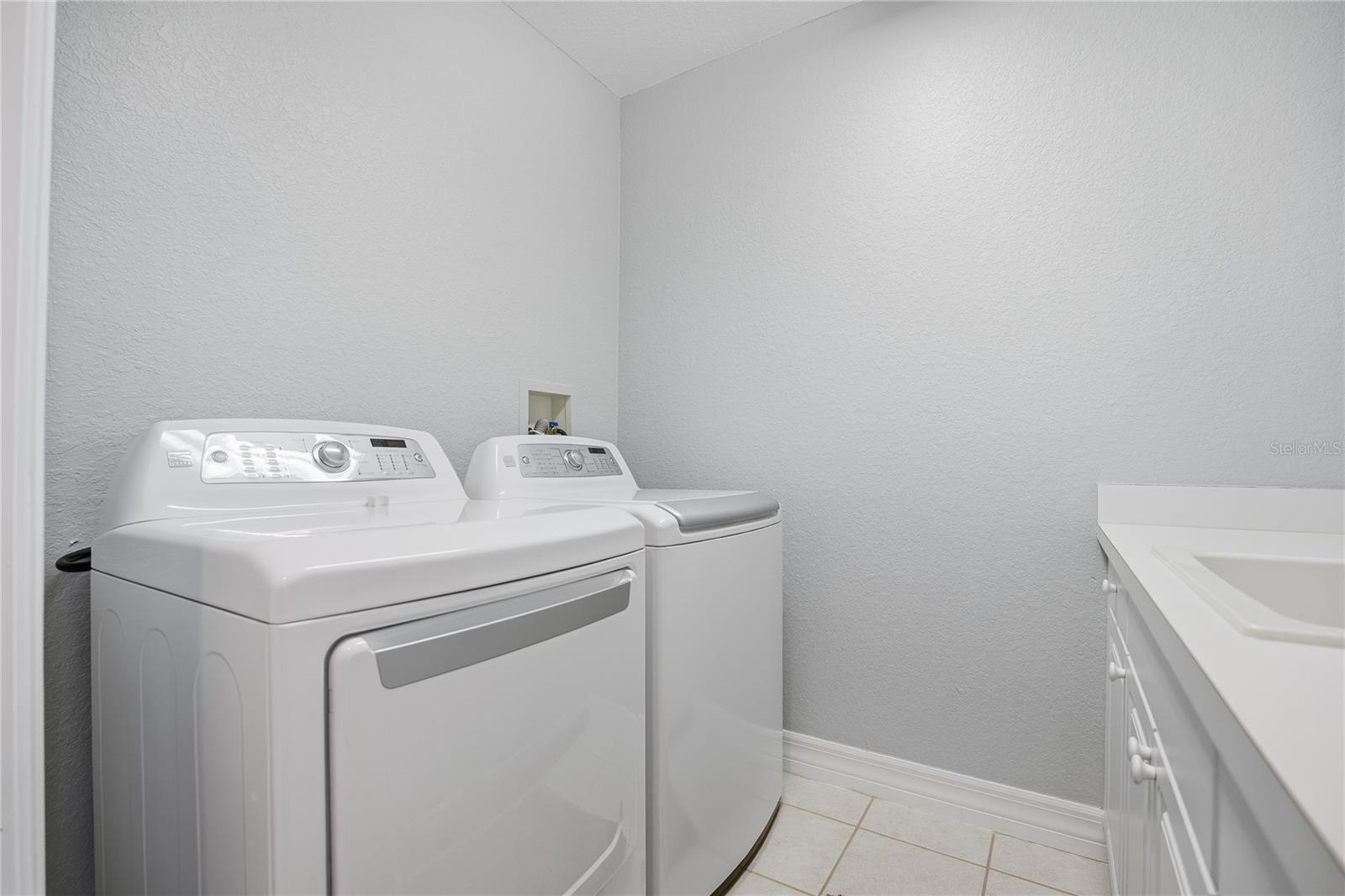 ANCLOTE POINT TWNHMS - Residential