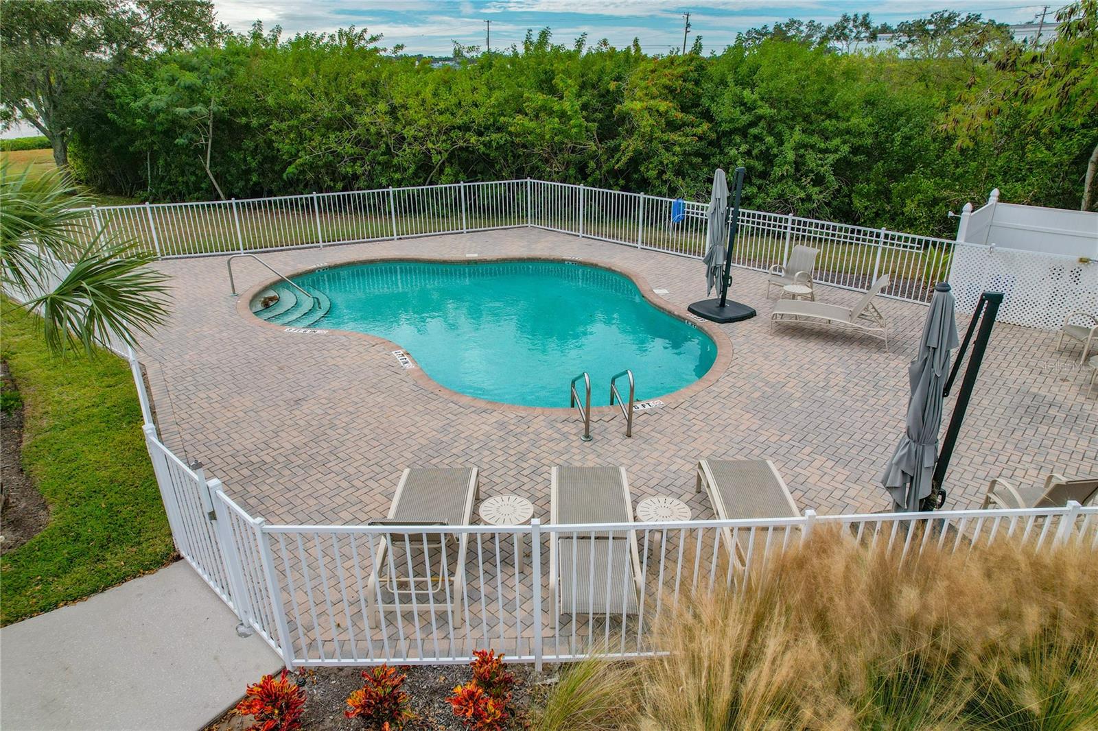 ANCLOTE POINT TWNHMS - Residential