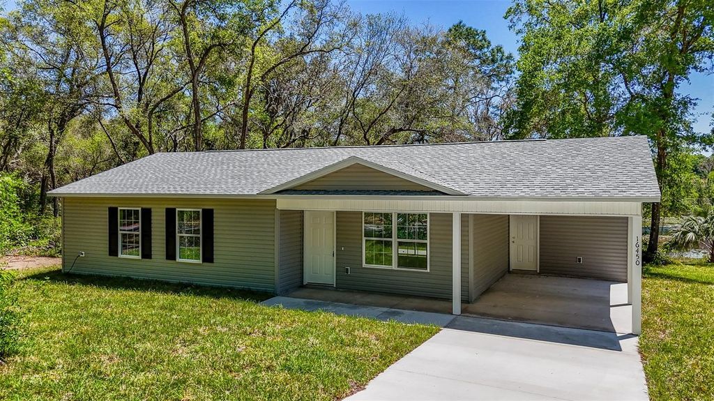 Photo of 16450 SE 57th Place, Ocklawaha, FL 32179 (MLS # OM693319)