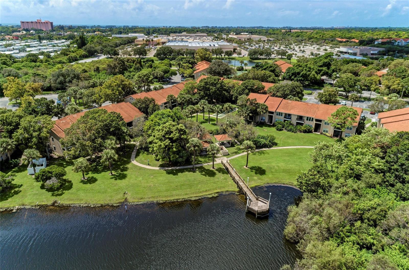 VINTAGE GRAND - Residential