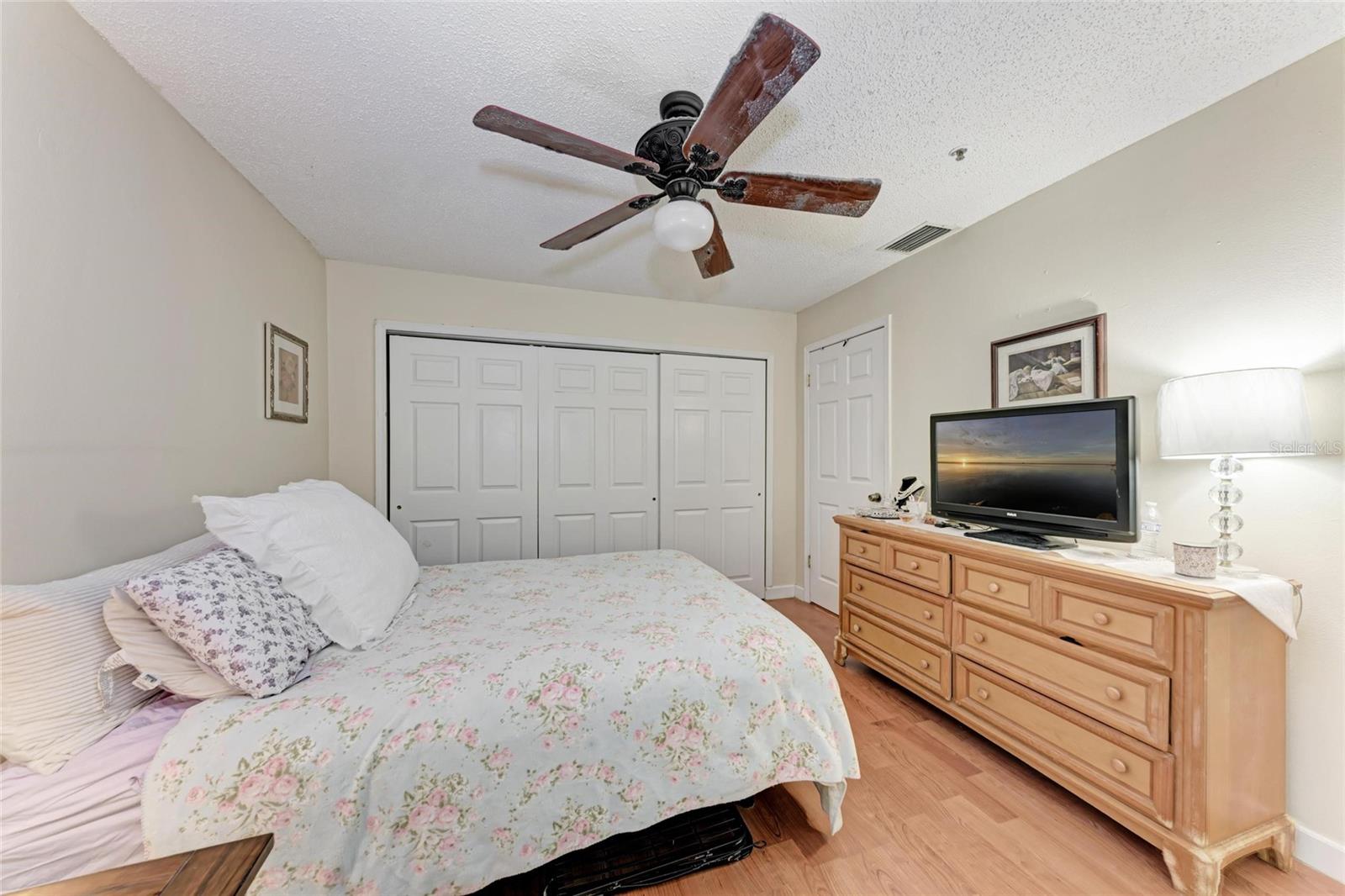 VINTAGE GRAND - Residential