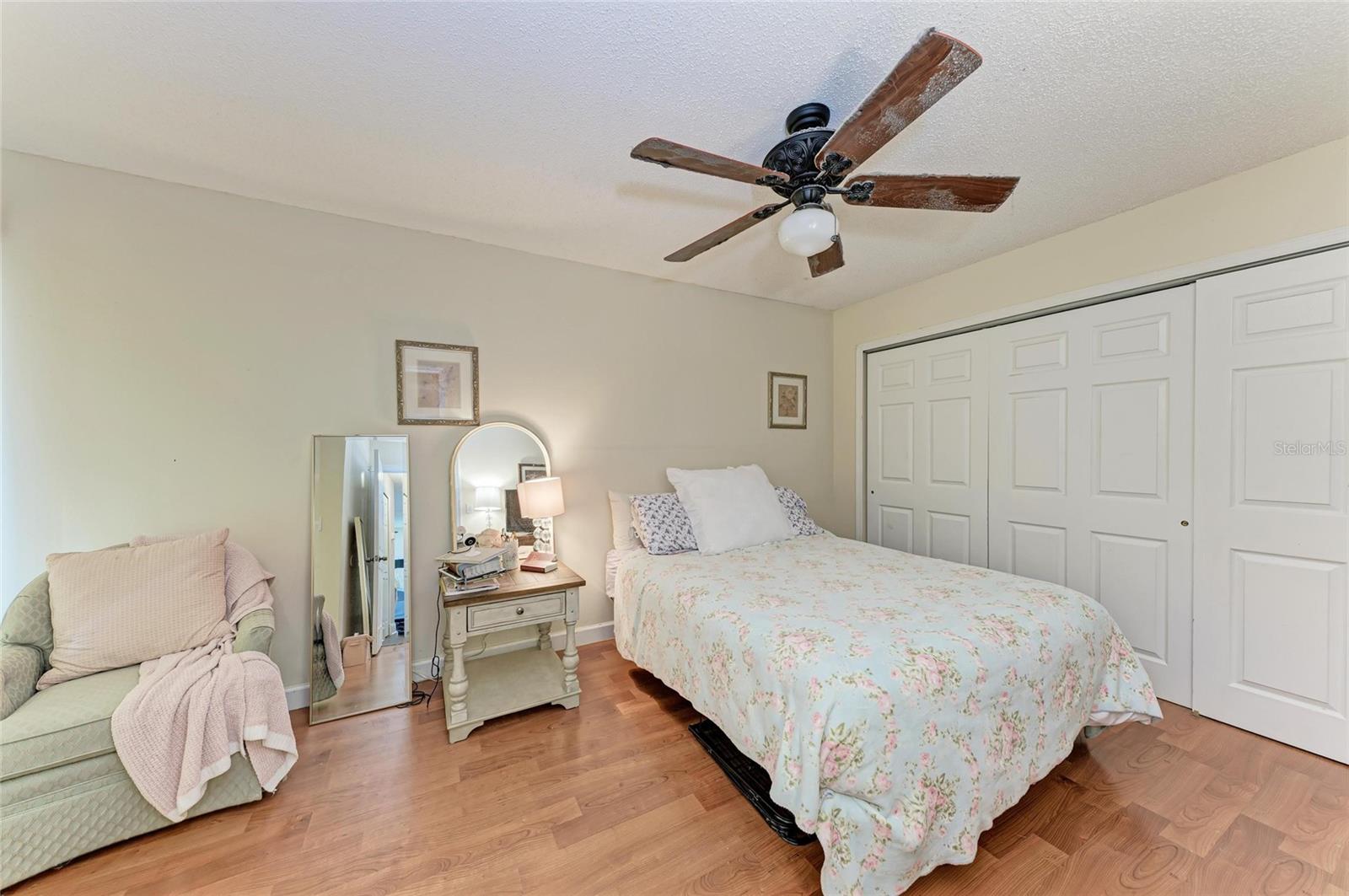 VINTAGE GRAND - Residential