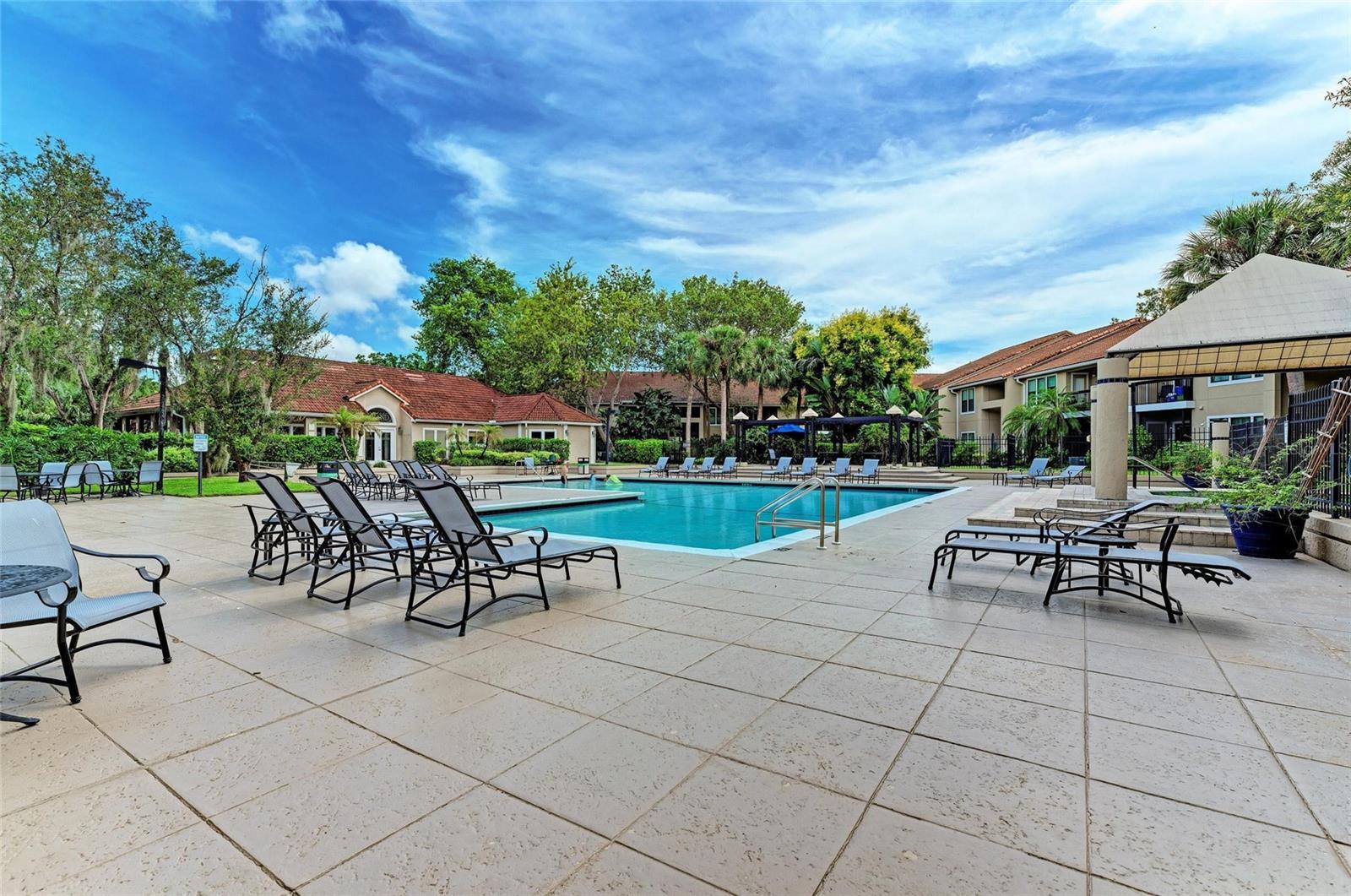 VINTAGE GRAND - Residential