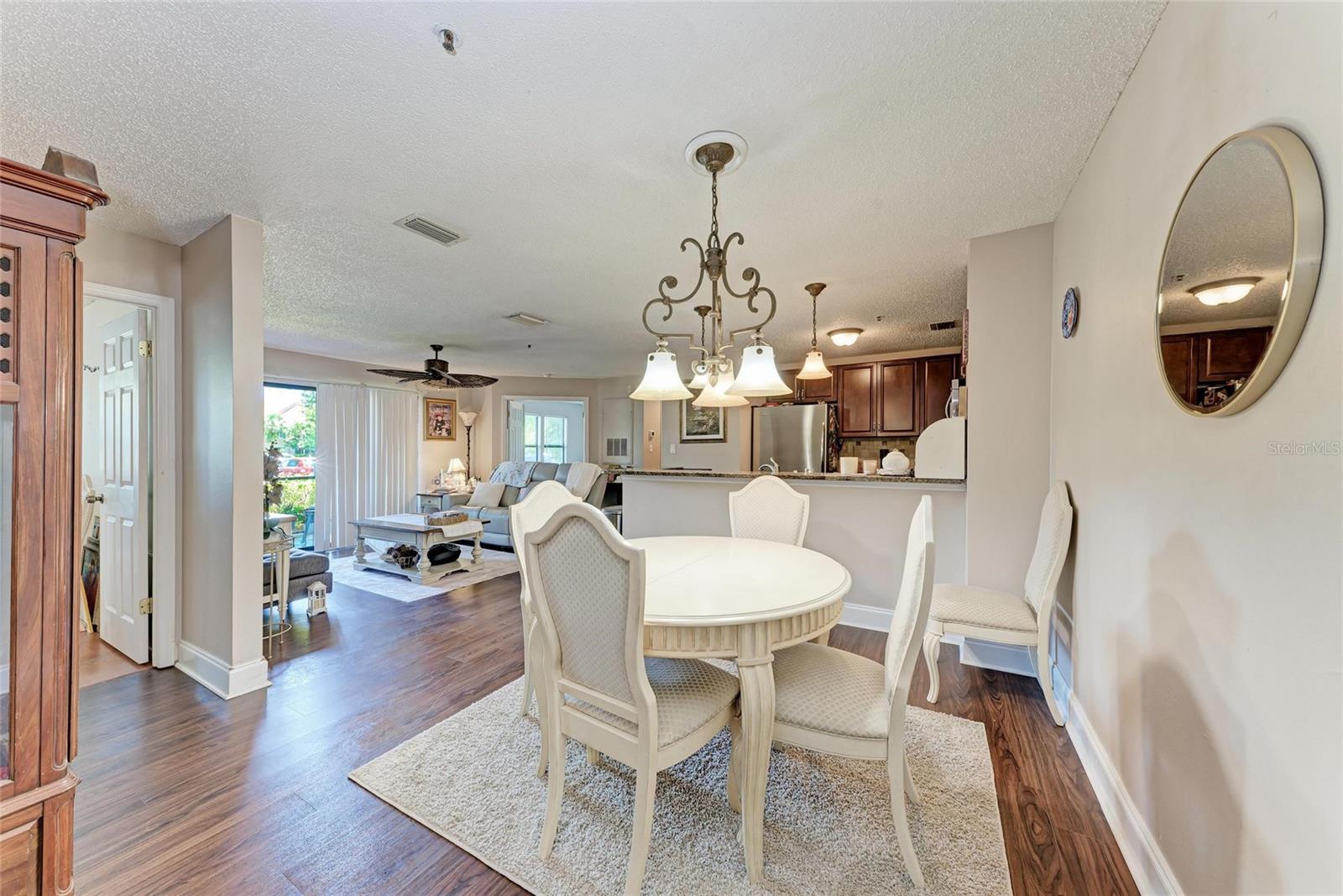 VINTAGE GRAND - Residential