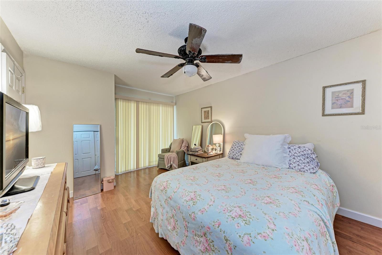 VINTAGE GRAND - Residential