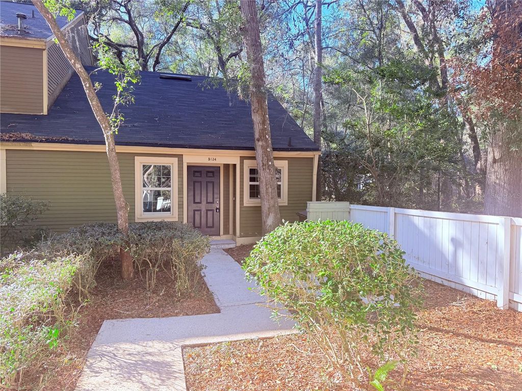 Photo of 5134 SW 92nd Court, Gainesville, FL 32608 (MLS # GC537199)