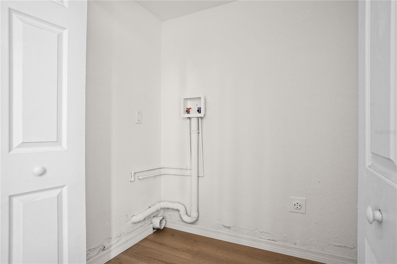 FLAMINGO SPGS - Residential