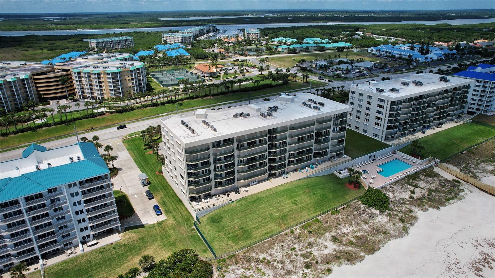 Towers 09 Condo - Residential