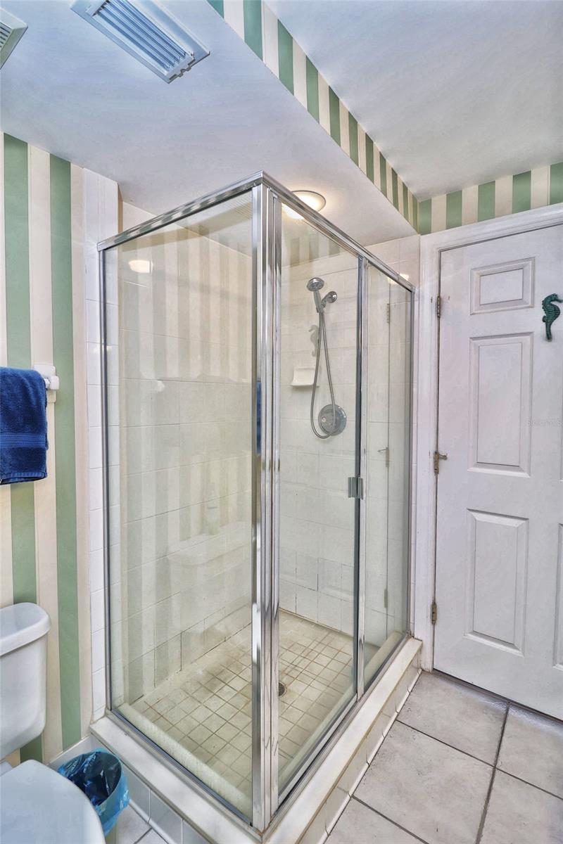 Towers 09 Condo - Residential