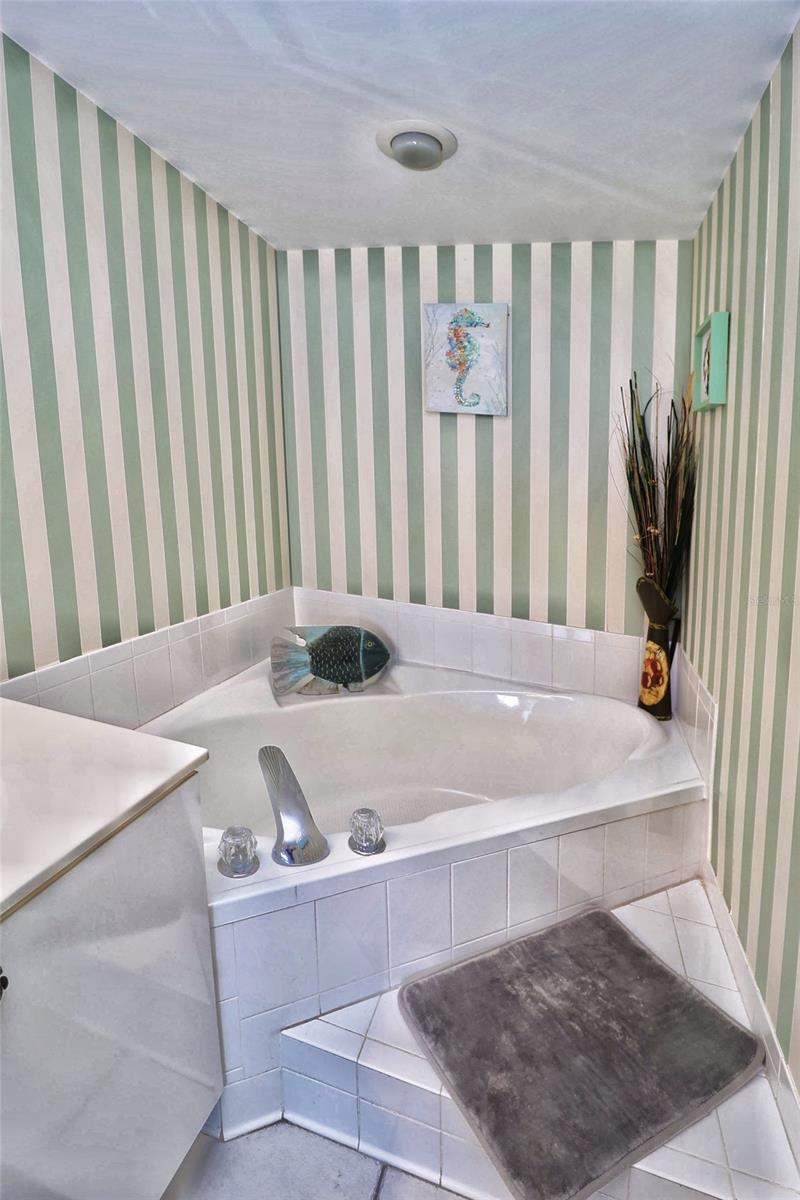 Towers 09 Condo - Residential