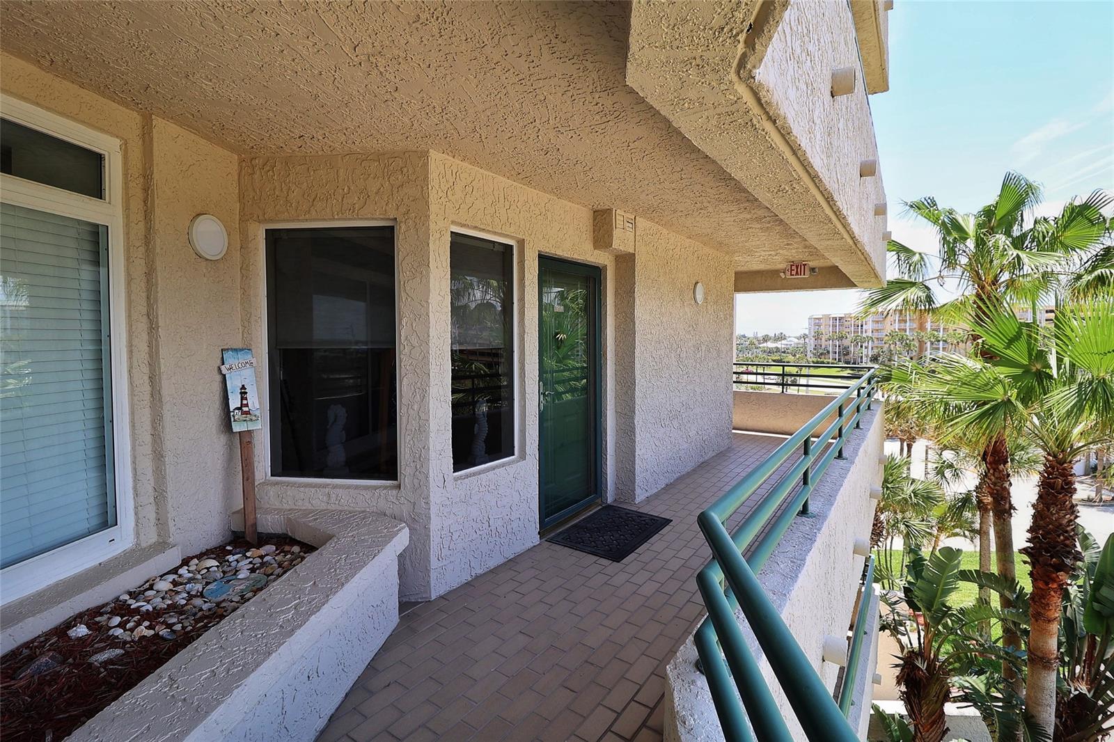 Towers 09 Condo - Residential