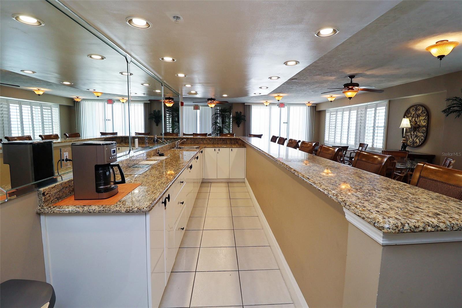 Towers 09 Condo - Residential