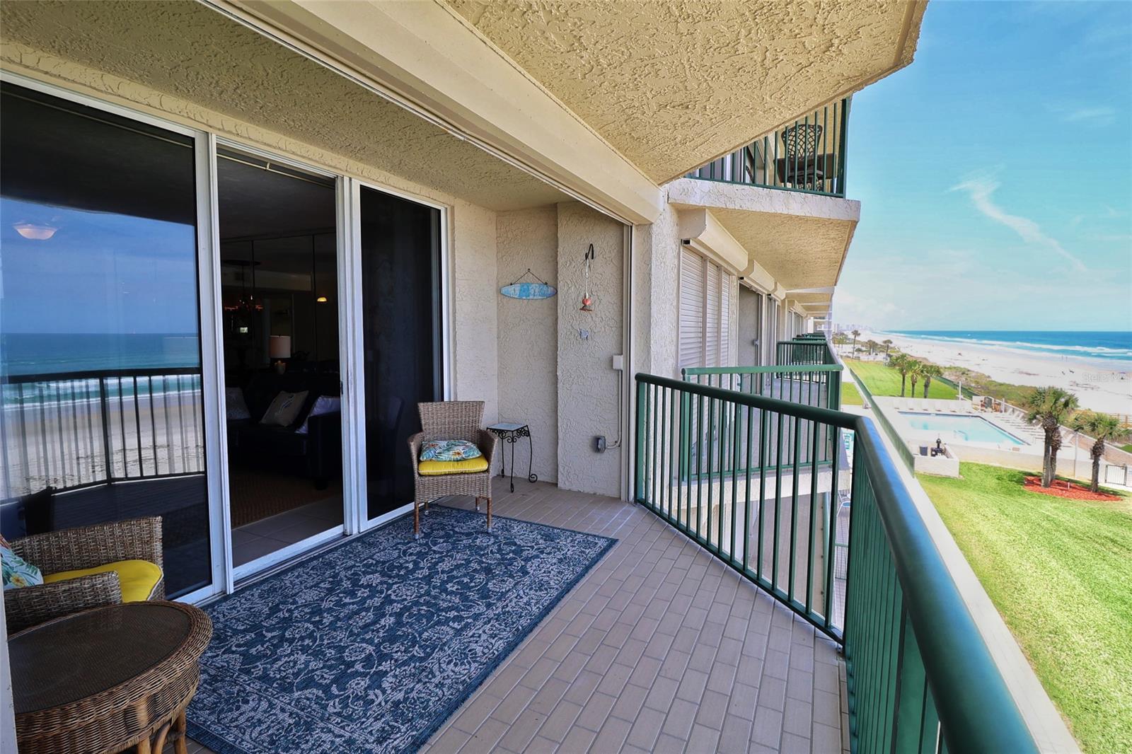 Towers 09 Condo - Residential