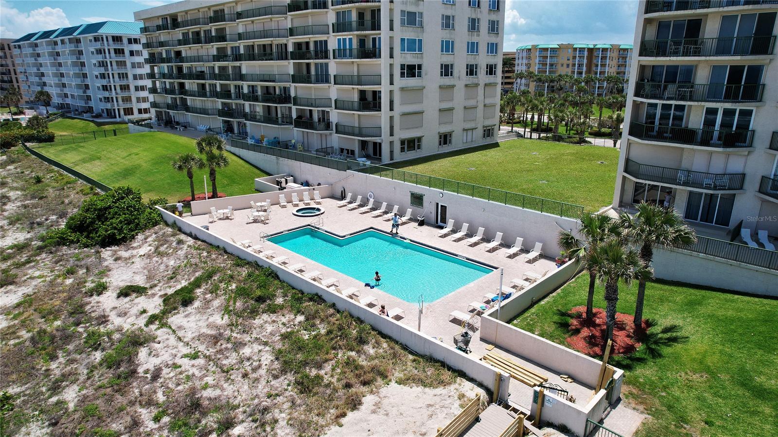 Towers 09 Condo - Residential