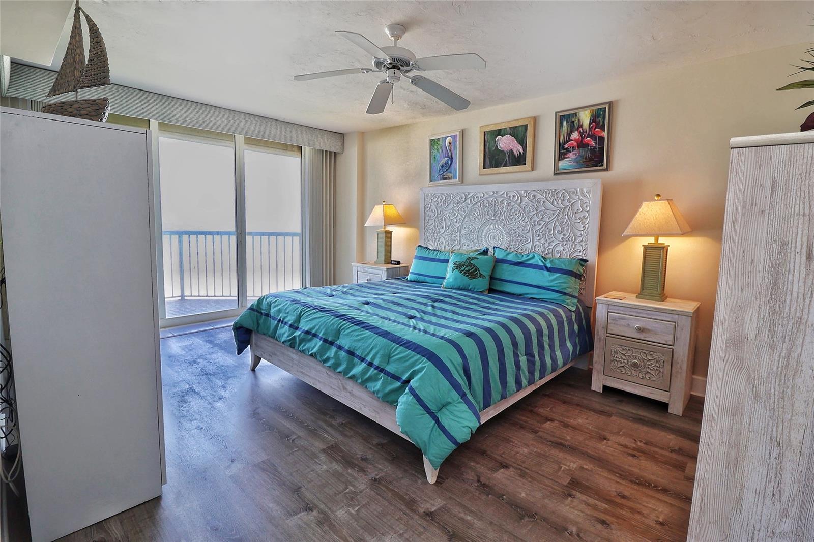 Towers 09 Condo - Residential