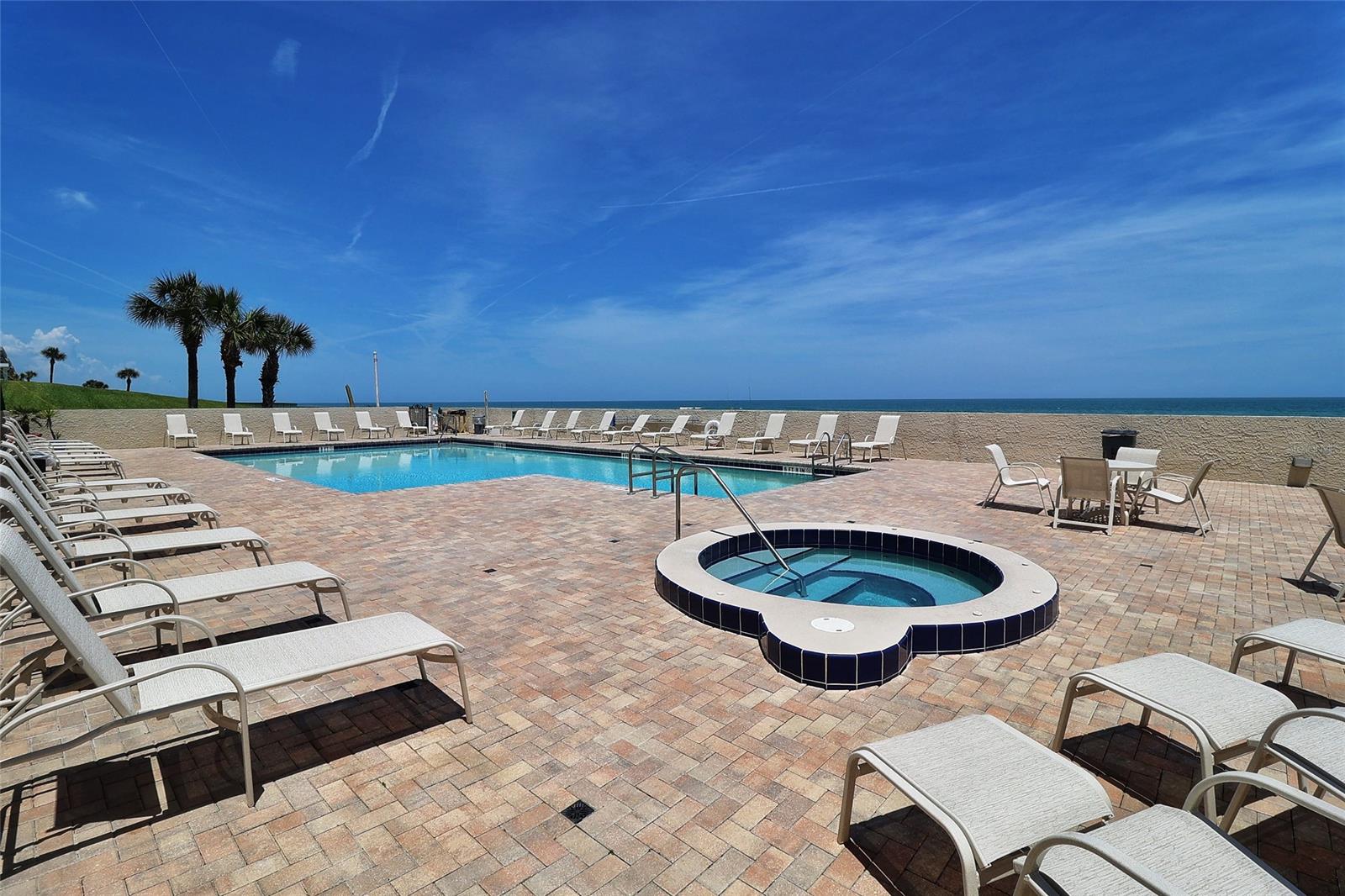 Towers 09 Condo - Residential