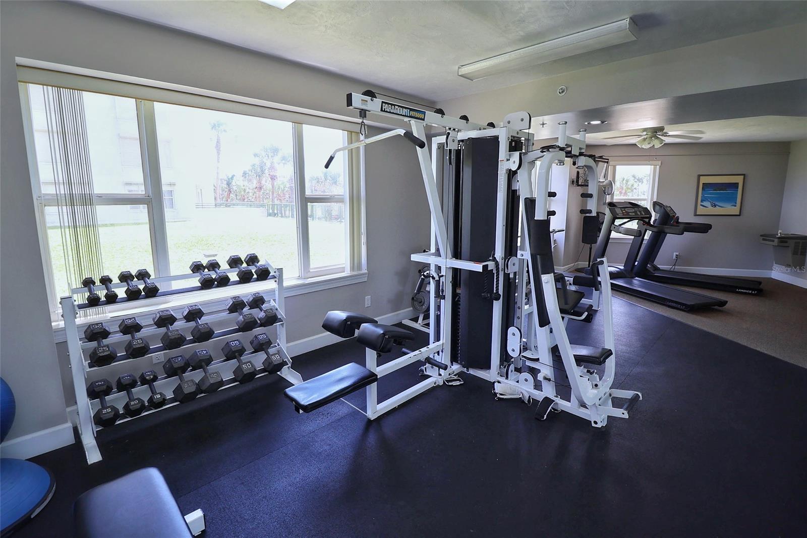 Towers 09 Condo - Residential