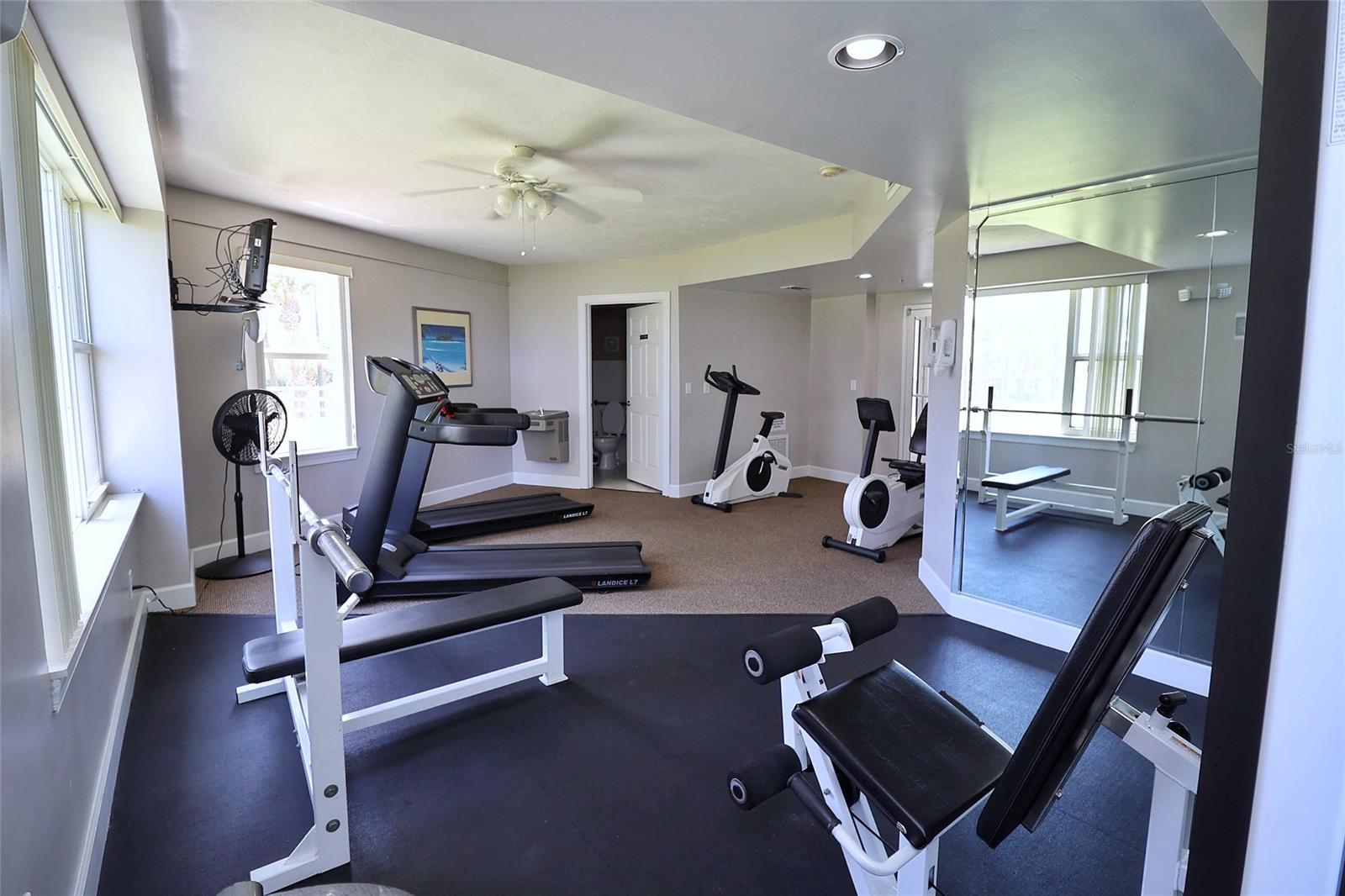 Towers 09 Condo - Residential