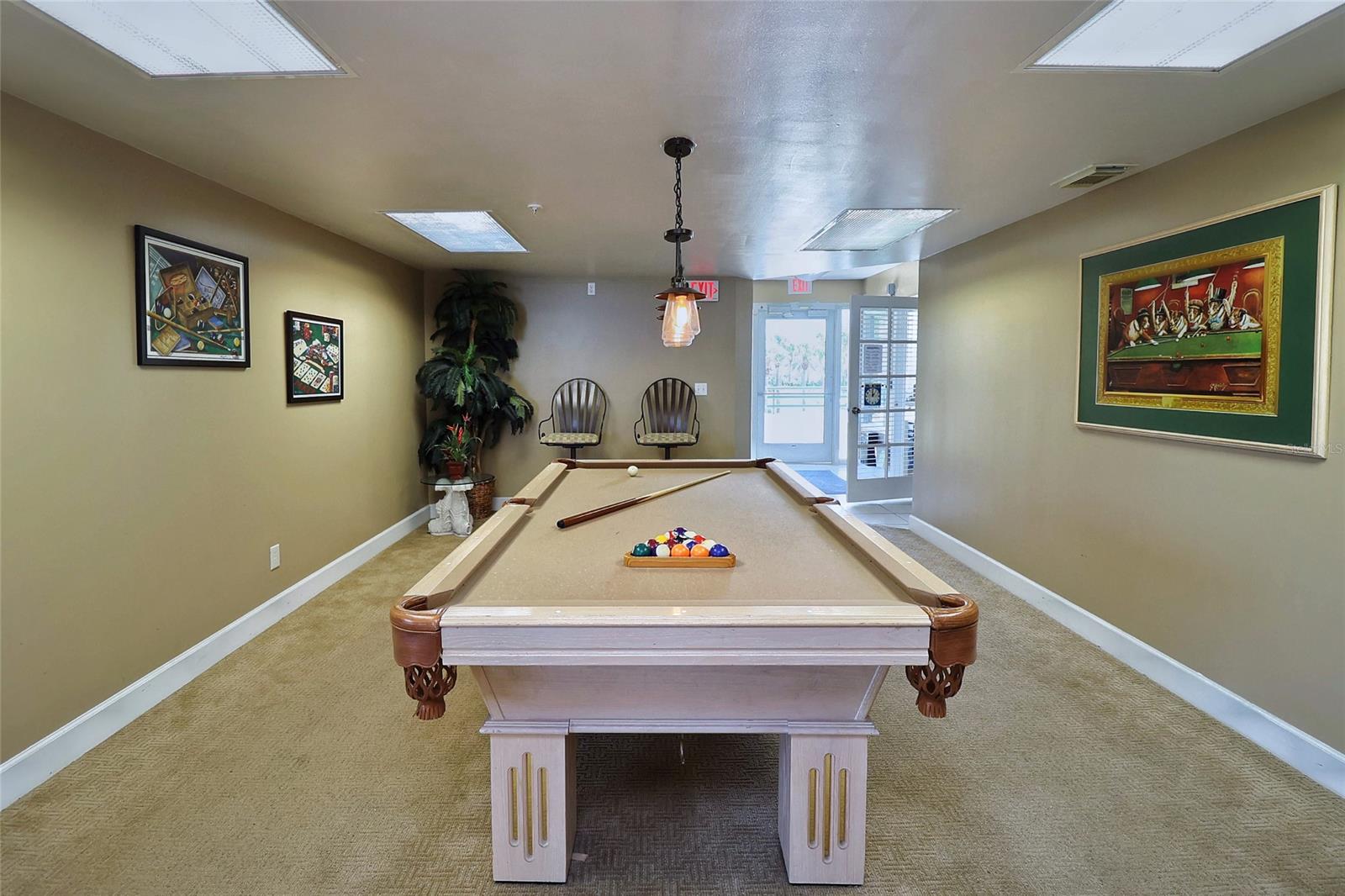 Towers 09 Condo - Residential