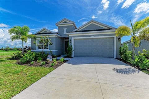 A home in PARRISH