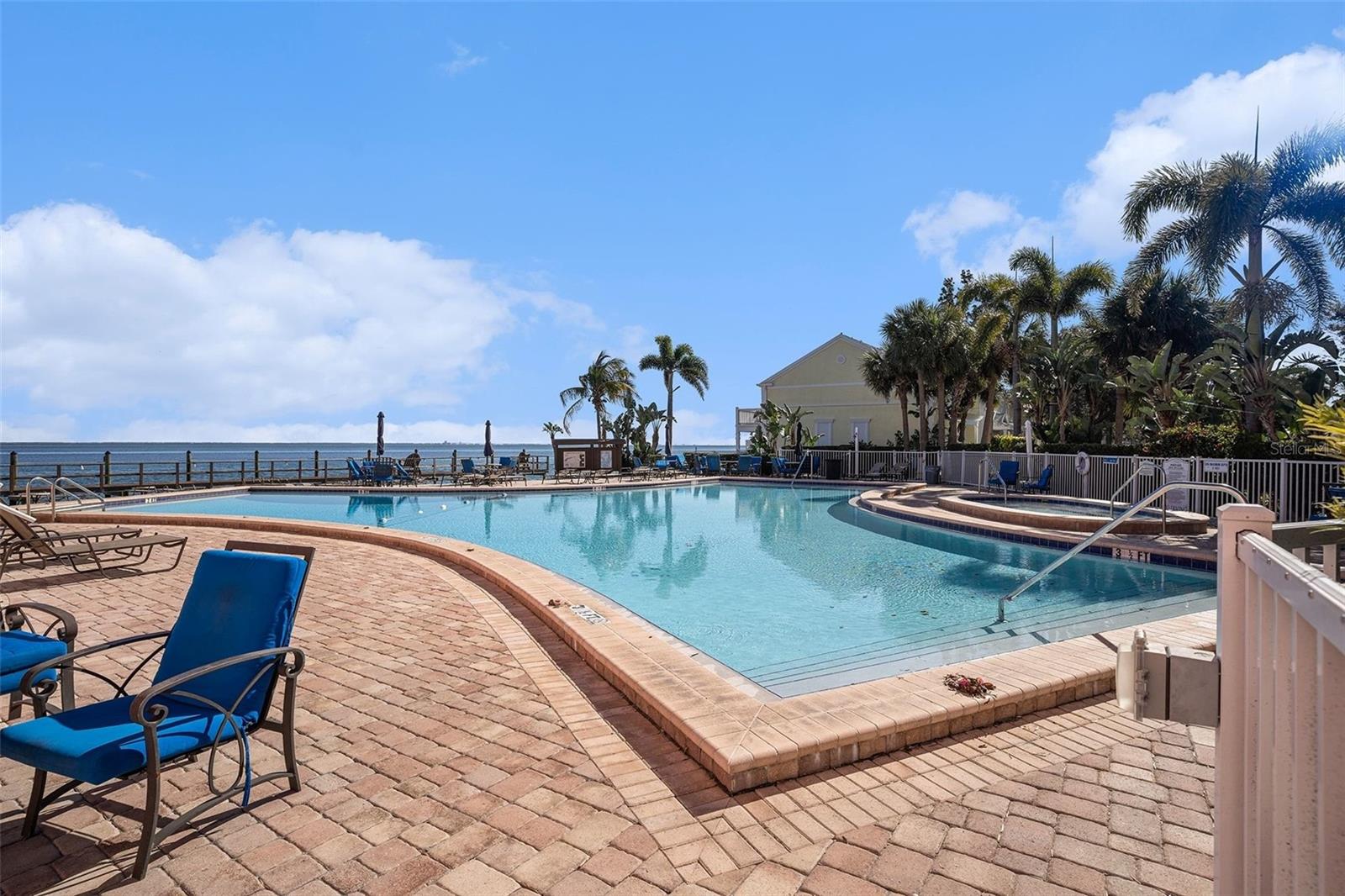 WATERSIDE - Residential