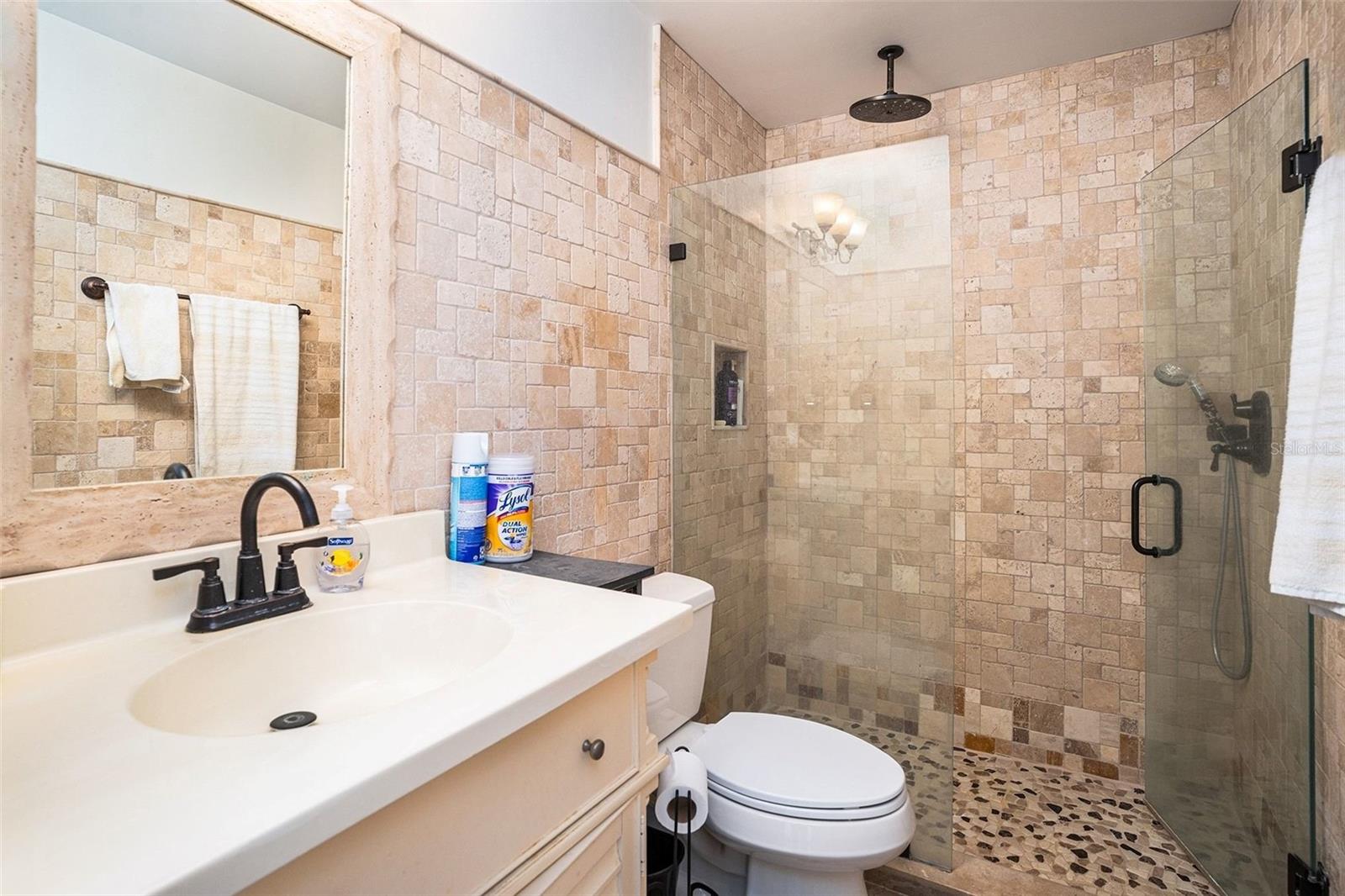 WATERSIDE - Residential