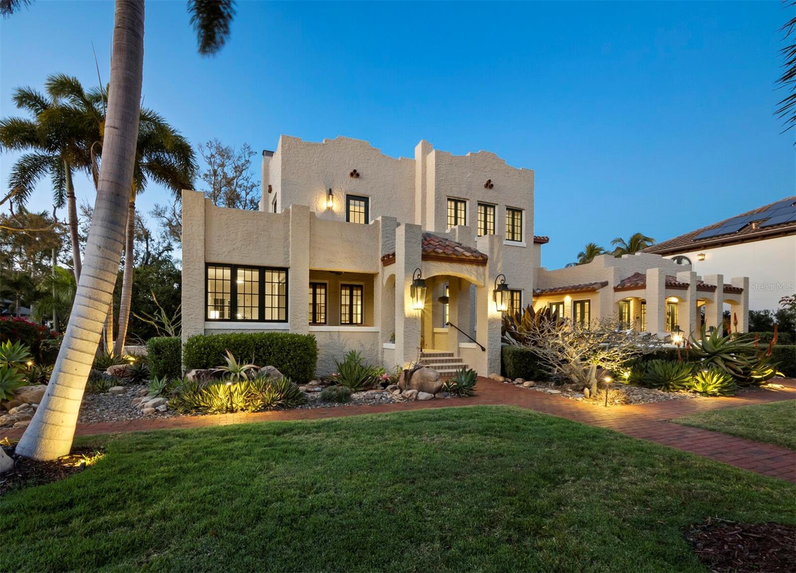 1905 ALTA VISTA STREET