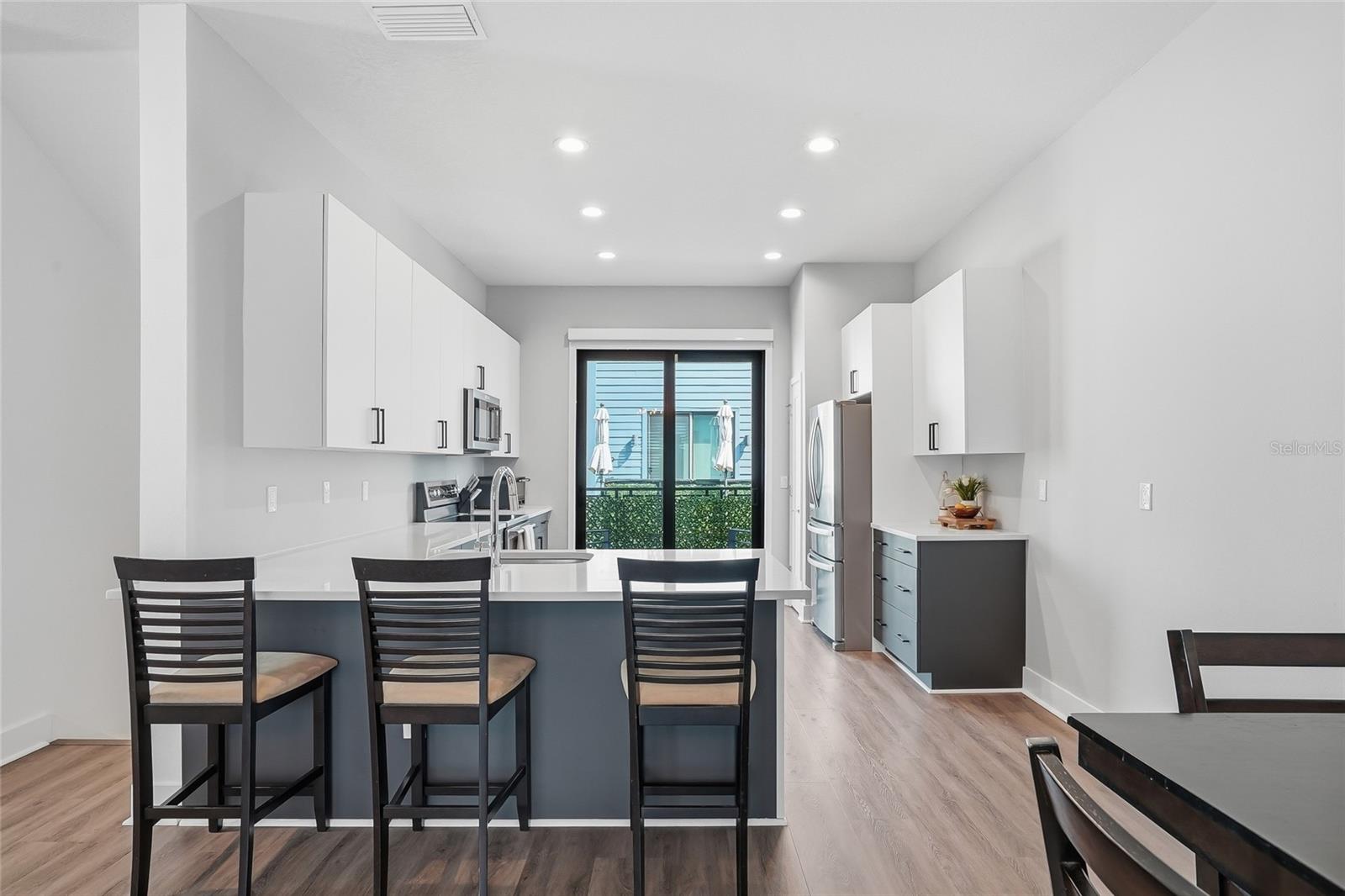 SOUTH WESTSHORE TWNHMS - Residential