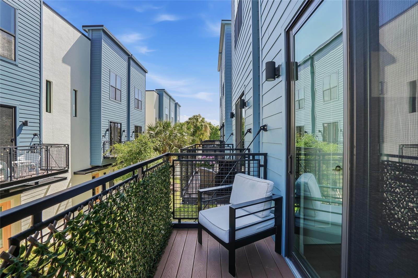 SOUTH WESTSHORE TWNHMS - Residential