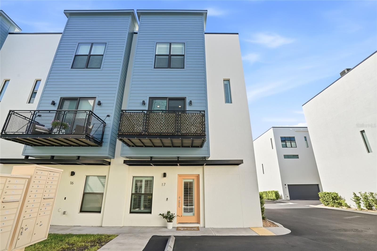 SOUTH WESTSHORE TWNHMS - Residential