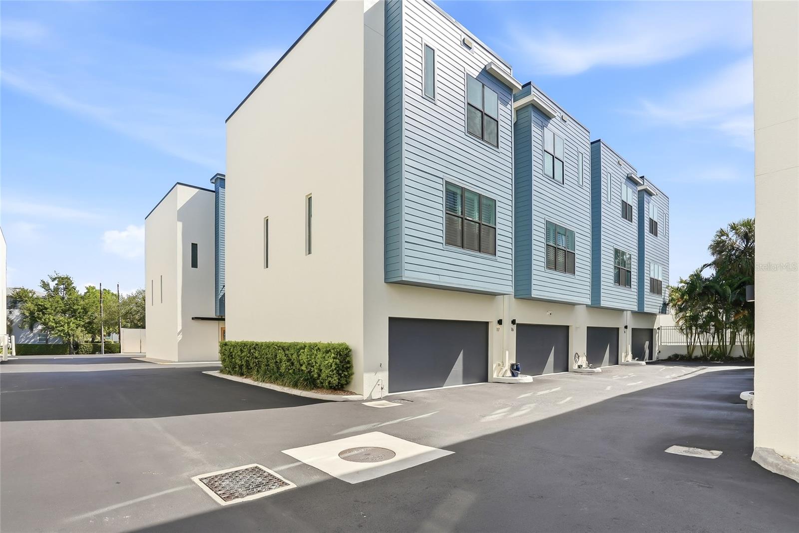 SOUTH WESTSHORE TWNHMS - Residential