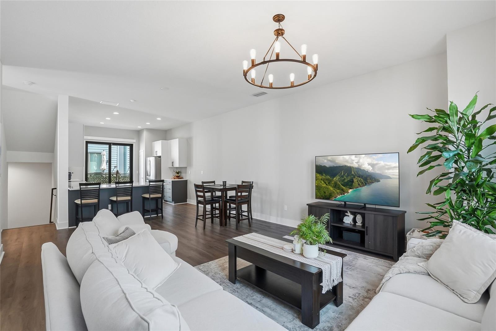 SOUTH WESTSHORE TWNHMS - Residential