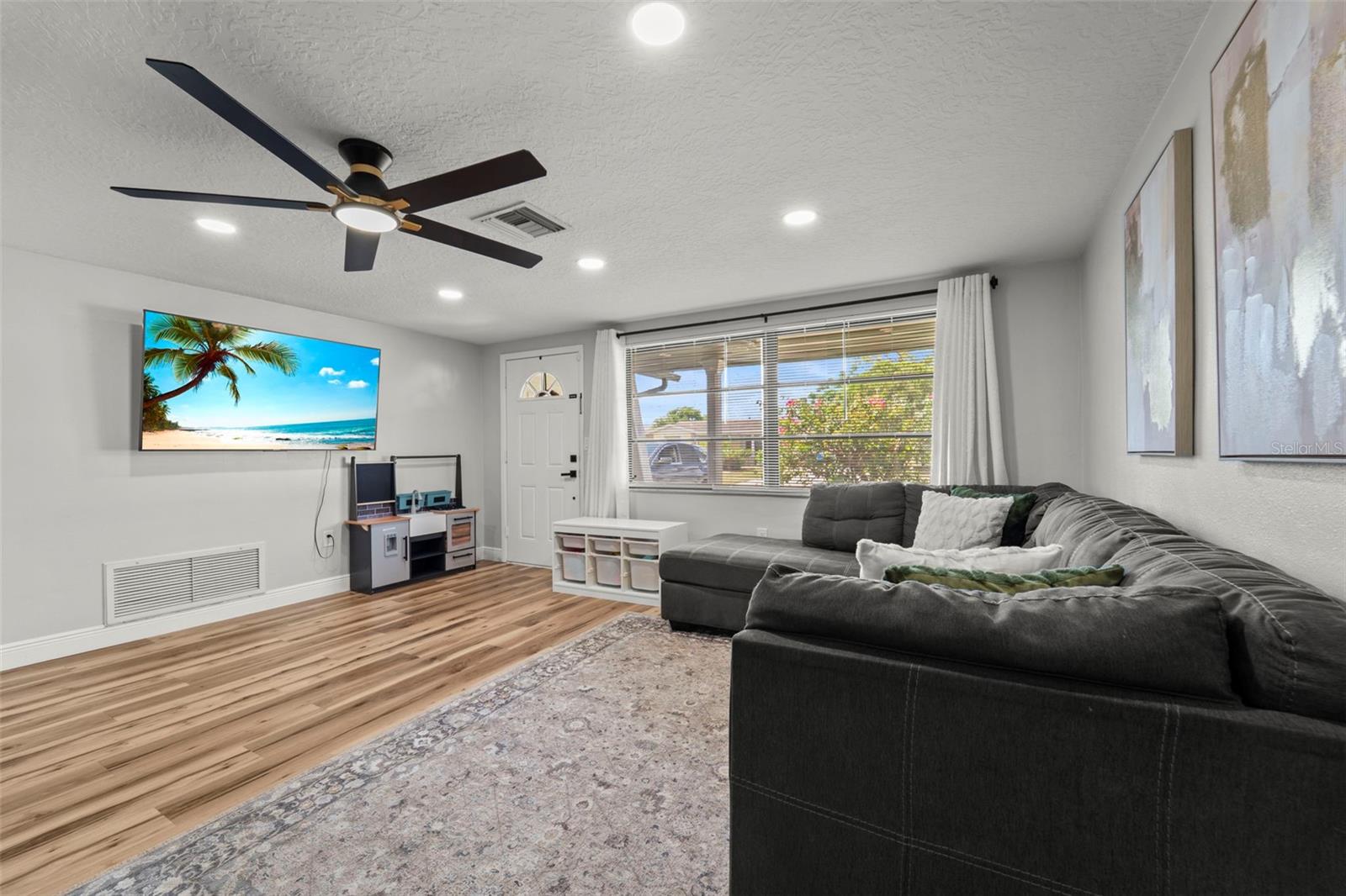 HOLIDAY GARDENS ESTATES - Residential