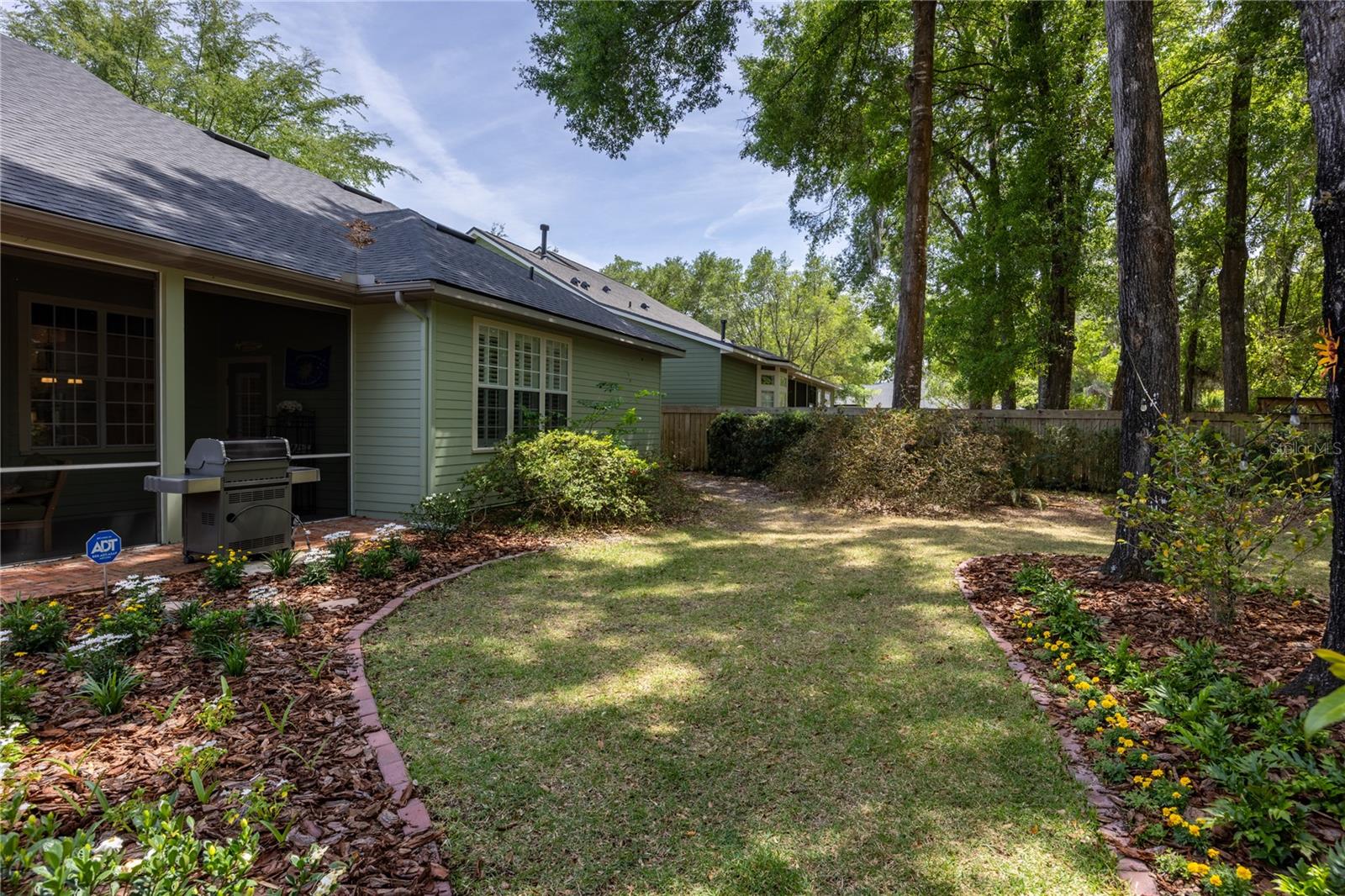 ELOISE GARDENS - Residential