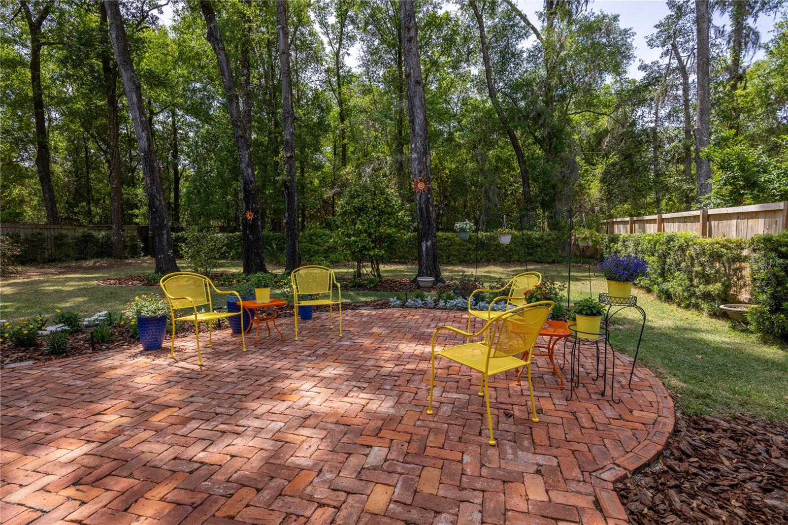 ELOISE GARDENS - Residential