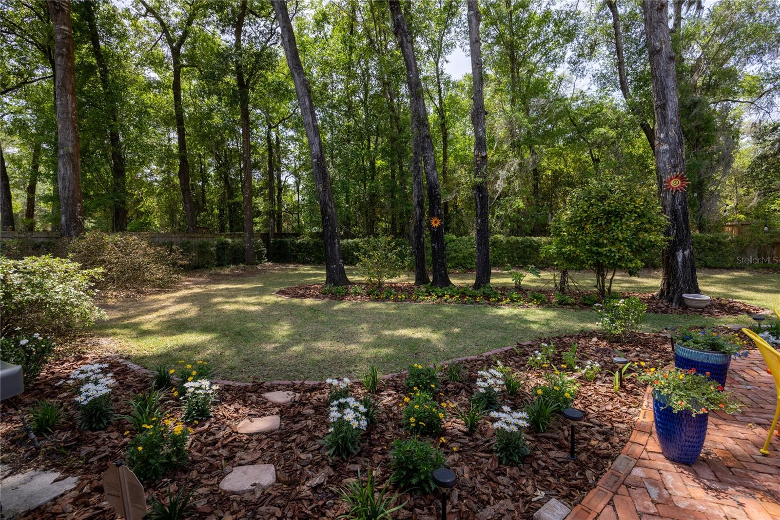 ELOISE GARDENS - Residential