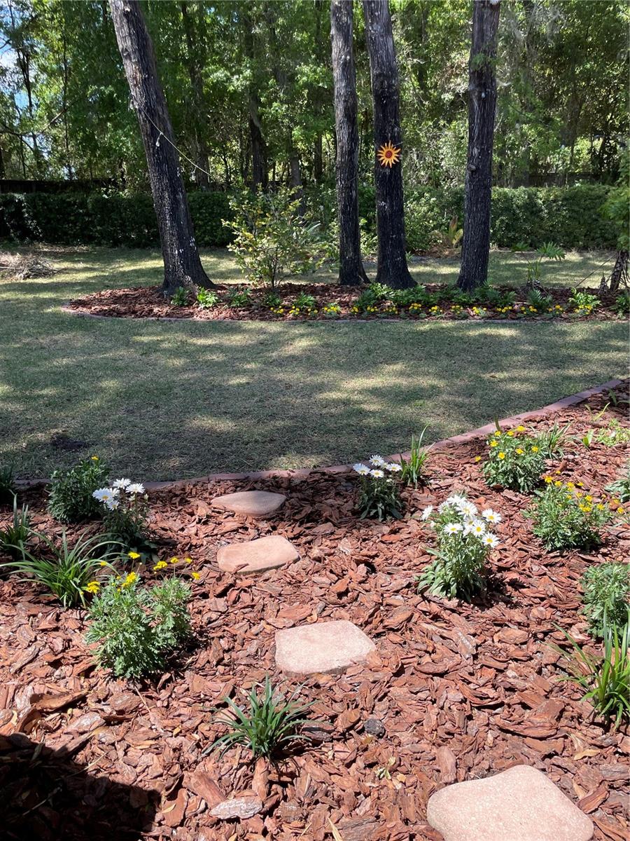 ELOISE GARDENS - Residential