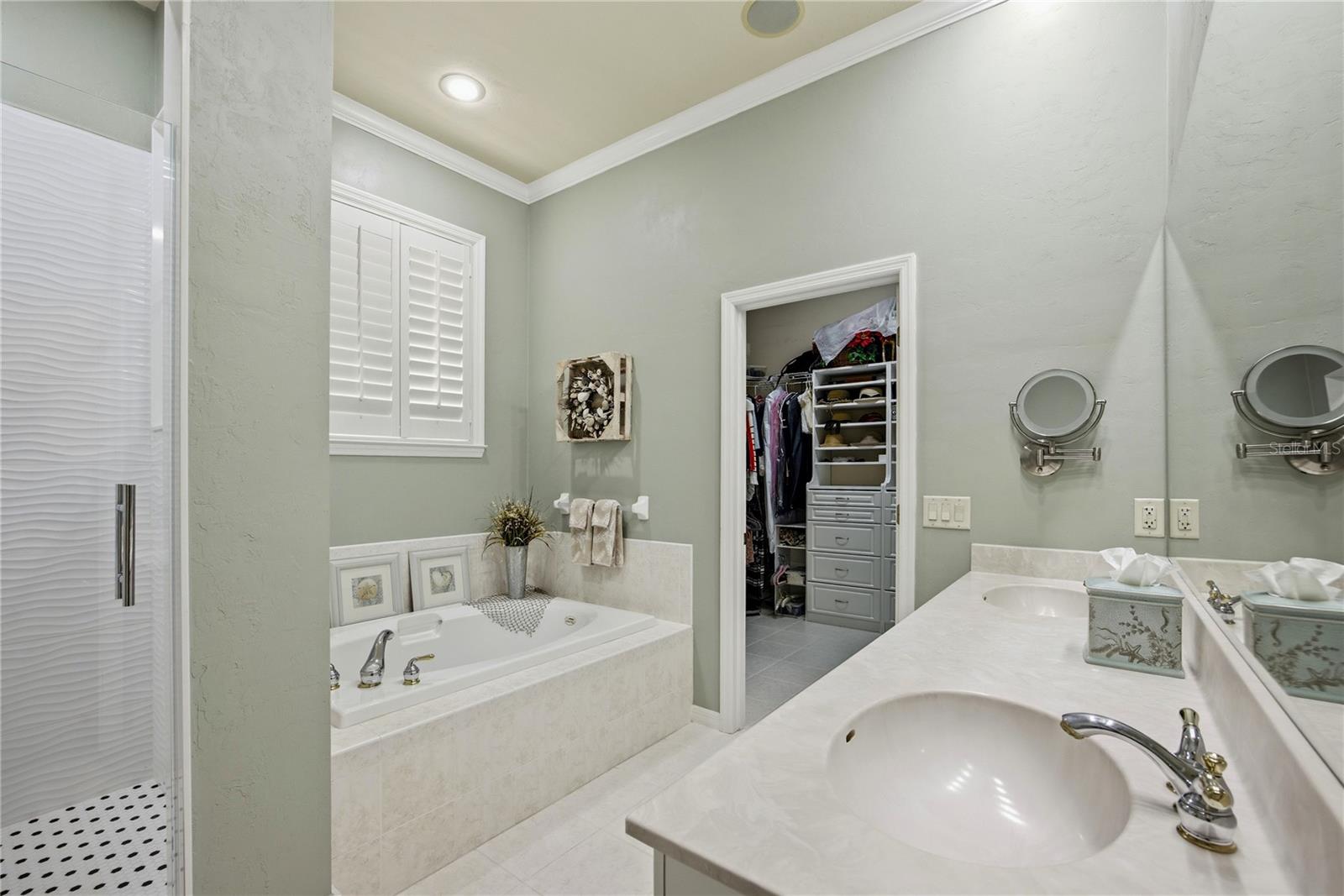 ELOISE GARDENS - Residential