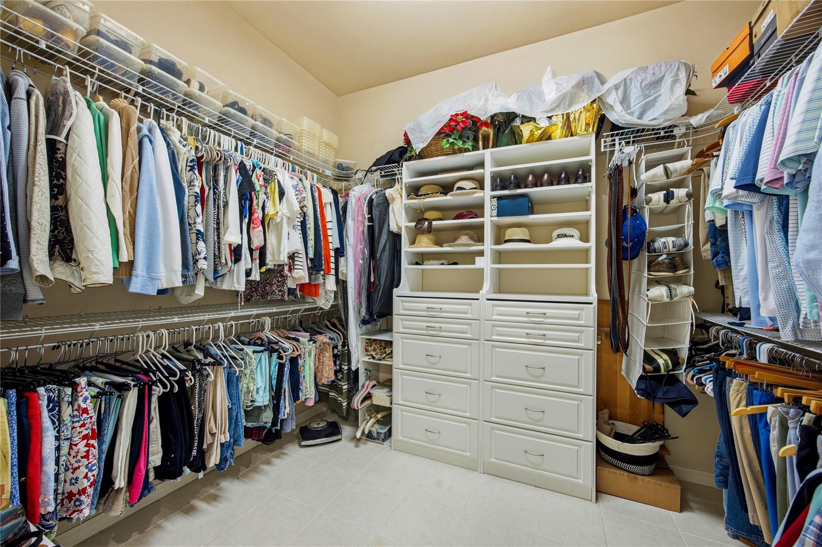 ELOISE GARDENS - Residential