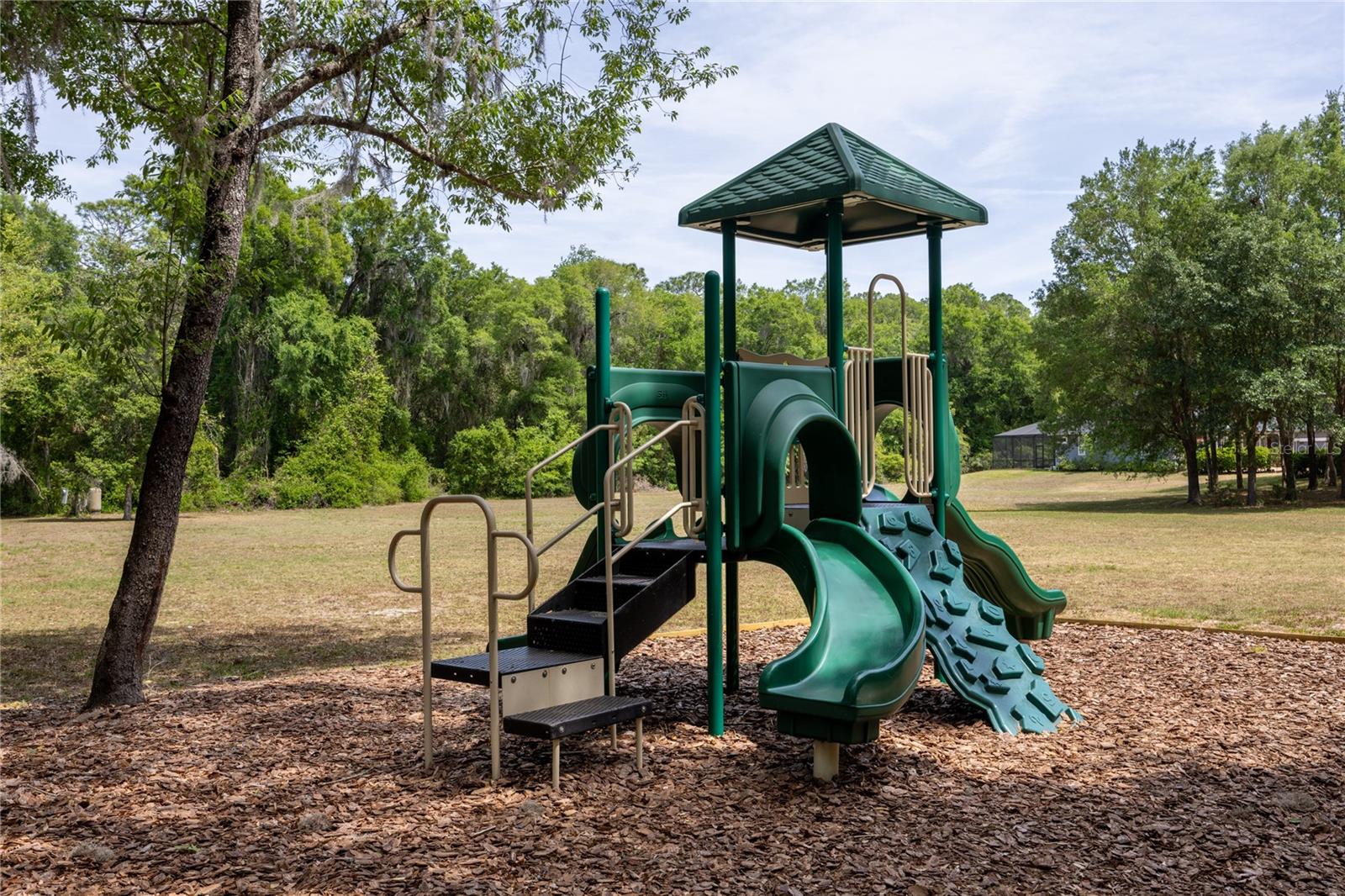 ELOISE GARDENS - Residential